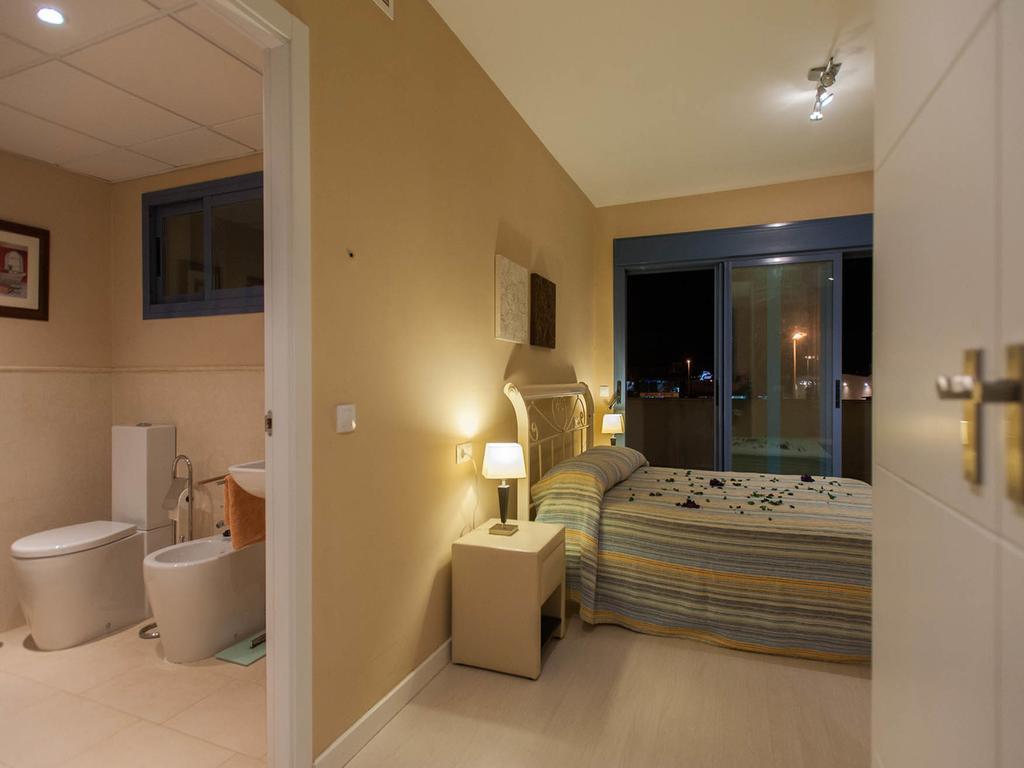 Livingtarifa Apartamento La Isla Apartment Екстериор снимка